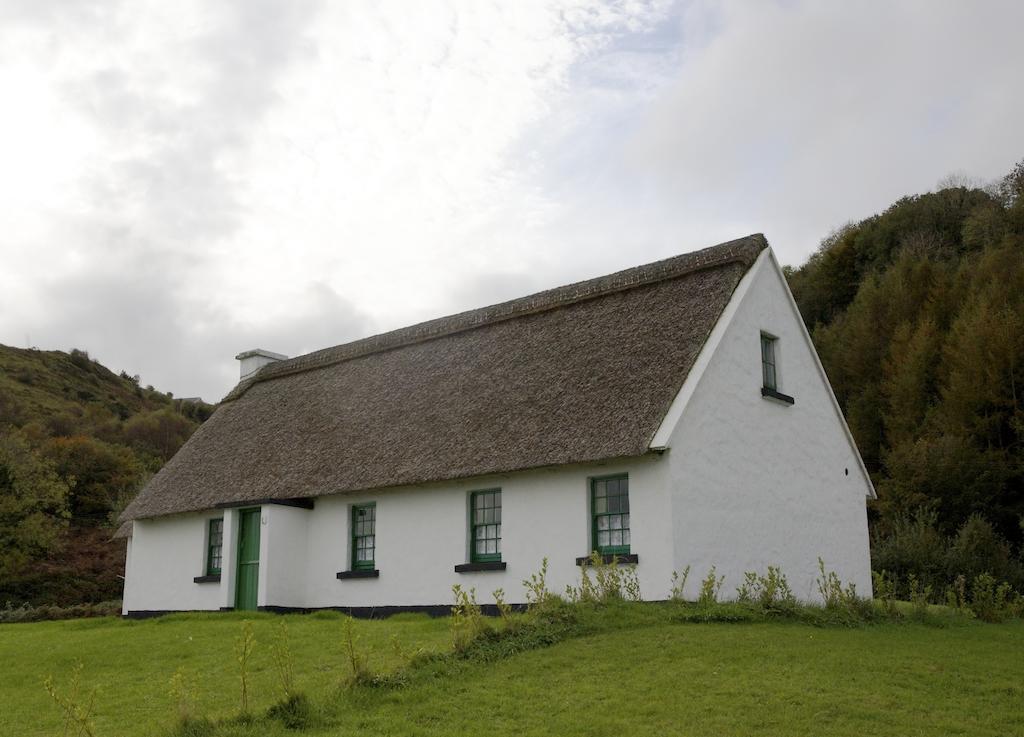 Corofin Lake Cottages Room photo